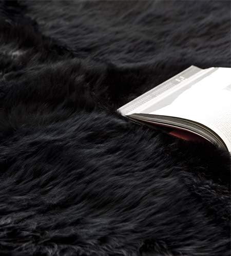 HUAHOO Premium Genuine Sheepskin Rug Black Real Australia Sheepskin Natural Luxury Fluffy Lambskin Fur Area Rug Seat Covers for Kids Bedroom Sofa Chair Cover Pets Dogs Mat Quarto Pelt/4' x 6' Black