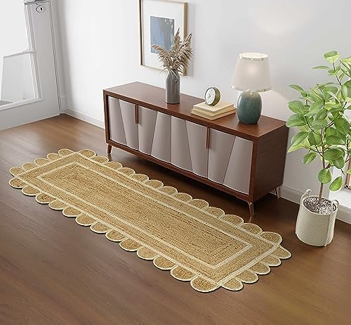 GRUHUM Scalloped Jute Area Rug 2'6"x4'ft Natural Base Off White Trim Handwoven Runner Reversible Soft Braided Farmhouse Jute Runner Rug Indoor EcoFriendly Livingroom Bedroom Kitchen Hallways Enterways