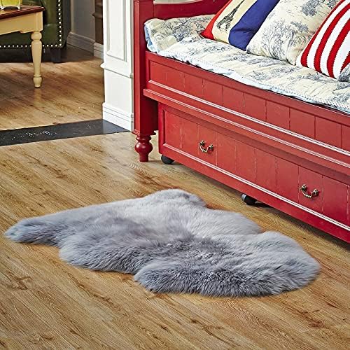 HUAHOO Premium Genuine Sheepskin Rug Grey Real Australia Sheepskin Natural Lambskin Fur Area Rug Seat Covers for Kids Bedroom Sofa Chair Cover Pets Dogs Mat Single Pelt/2'x 3' Silver Grey
