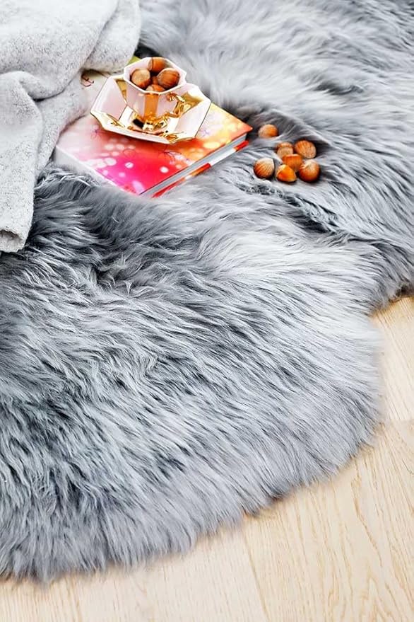 HUAHOO Premium Genuine Sheepskin Rug Grey Real Australia Sheepskin Natural Lambskin Fur Area Rug Seat Covers for Kids Bedroom Sofa Chair Cover Pets Dogs Mat Single Pelt/2'x 3' Silver Grey