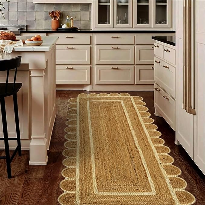 GRUHUM Scalloped Jute Area Rug 2'6"x6'ft Natural Base Off White Trim Handwoven Runner Reversible Soft Braided Farmhouse Jute Runner Rug Indoor EcoFriendly Livingroom Bedroom Kitchen Hallways Enterways