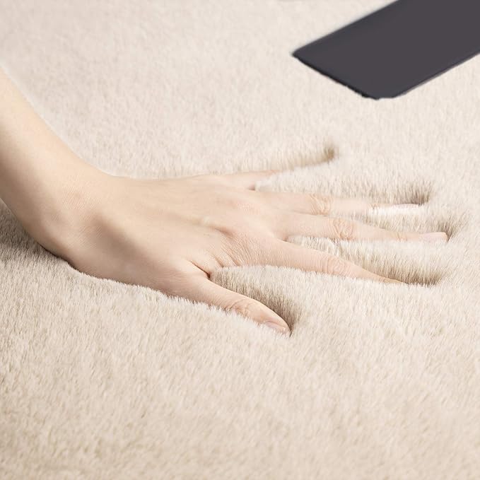 Ashler Faux Fur Rug, Ultra Soft Faux Rabbit Fur, Beige Area Rugs, 3 x 3 Feet Round, Machine Washable Nursery Decor Throw Rugs for Bedroom, Kids Room, Living Room