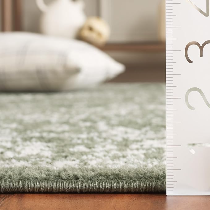 SAFAVIEH Adirondack Collection Runner Rug - 2'6" x 8', Green & Ivory, Geometric Design, Ideal for High Traffic Areas in Entryway, Kitchen & Bathroom (ADR109Y-28)