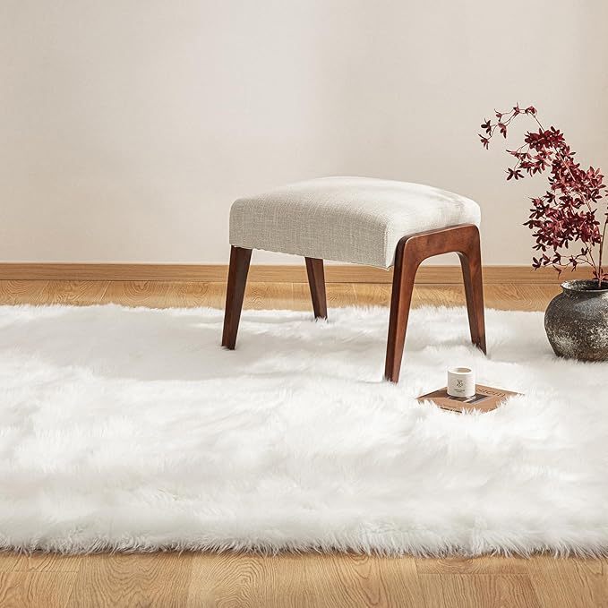 Ashler Faux Fur Rug, Fluffy Shaggy Area Rug Ultra Soft 5 x 7 Feet Rectangle Fur Rug White Fuzzy Rug Machine Washable Shag Rug, Nursery Decor Throw Rugs for Bedroom, Kids Room, Living Room