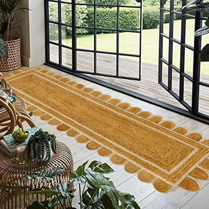 GRUHUM Scalloped Jute Area Rug 2'6"x6'ft Natural Base Off White Trim Handwoven Runner Reversible Soft Braided Farmhouse Jute Runner Rug Indoor EcoFriendly Livingroom Bedroom Kitchen Hallways Enterways