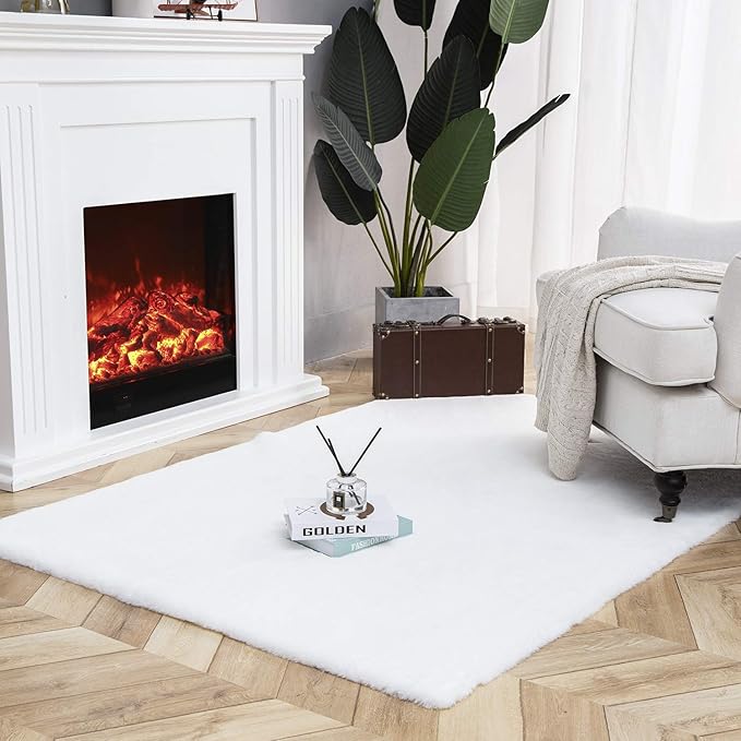 Ashler Faux Fur Rug, Ultra Soft Faux Rabbit Fur, White Area Rugs, 4 x 6 Feet Rectangle, Machine Washable Nursery Decor Throw Rugs for Bedroom, Kids Room, Living Room