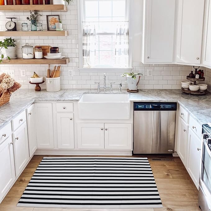Black and White Outdoor Rug 27.5'' x 43'' Striped Front Porch Rug Hand-Woven Cotton Rug Machine Washable Floor Mat Indoor/Outdoor Area Rug for Layered Door Mats/Farmhouse/Living Room (27.5'' x 43'')