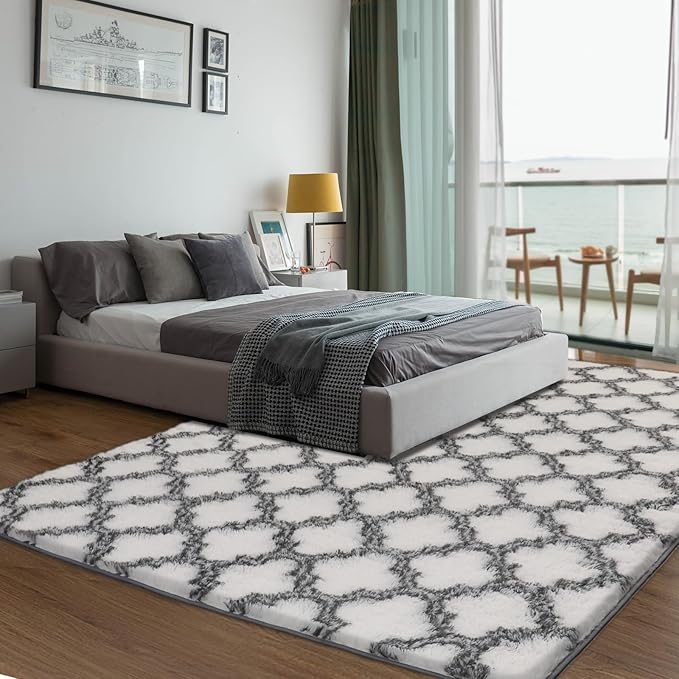 4x5.8 Plush Area Rug, High Pile Rugs for Living Room, Ultra Soft Indoor Carpet for Bedroom, Kids Room, Playroom, Home Decor, Geometric, White/Black