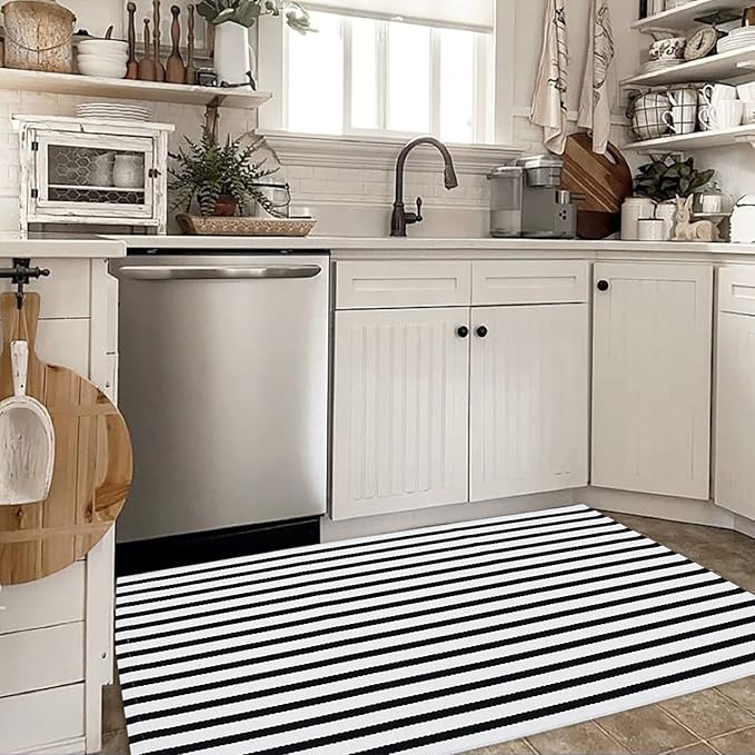 Black and White Outdoor Rug 3' x 5' Striped Front Porch Rug Hand-Woven Cotton Rug Machine Washable Floor Mat Indoor/Outdoor Area Rug for Layered Door Mats/Farmhouse/Living Room (3' x 5')