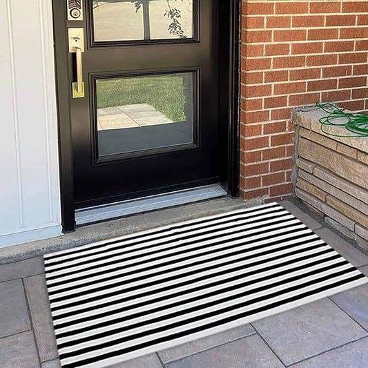 Black and White Outdoor Rug 27.5'' x 43'' Striped Front Porch Rug Hand-Woven Cotton Rug Machine Washable Floor Mat Indoor/Outdoor Area Rug for Layered Door Mats/Farmhouse/Living Room (27.5'' x 43'')