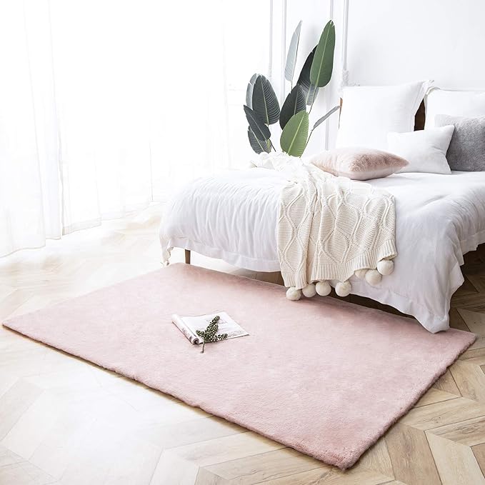 Ashler Faux Fur Rug, Ultra Soft Faux Rabbit Fur, Pink Area Rugs, 4 x 6 Feet Rectangle, Machine Washable Nursery Decor Throw Rugs for Bedroom, Kids Room, Living Room