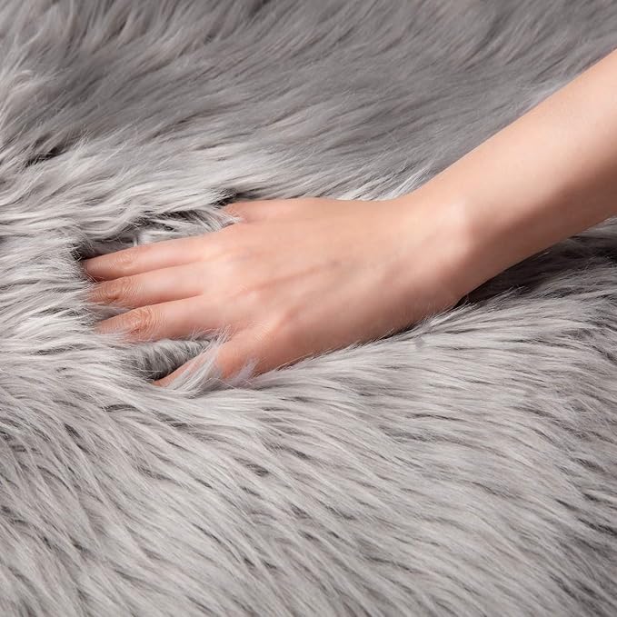 Ashler faux fur rug, Fluffy Shaggy Area Rug Ultra Soft 3 x 5 Feet Rectangle Fur Rug Grey Fuzzy Rug Machine Washable Shag Rug, Nursery Decor Throw Rugs for Bedroom, kids room, Living Room