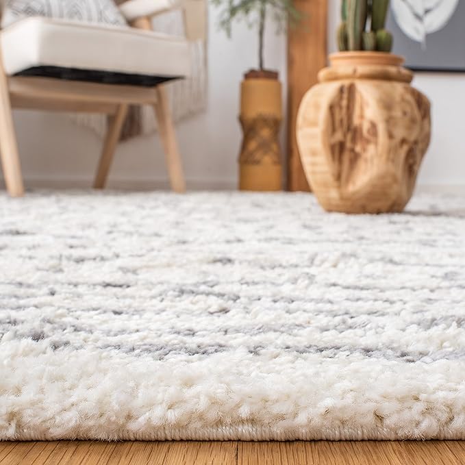SAFAVIEH Arizona Shag Collection Accent Rug - 3'2" Round, Ivory & Grey, Geometric Design, Ideal for High Traffic Areas in Entryway, Kitchen & Bathroom (ASG741F-3R)