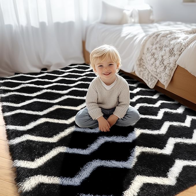 RUGTUDER 3x5 Area Rug for Bedroom, Washable Fuzzy Shag Striped Rugs Shaggy Indoor Rug for Living Room, Black and White Chevron Floor Fluffy Soft Plush Bedside Rug for Kids Room Boys Teens Dorm Nursery