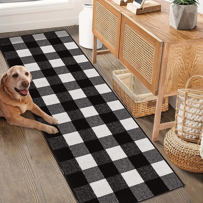 Buffalo Plaid Outdoor Rug, 2.6'x6' Checkered Front Door Mat, Non Slip Absorbent Entryway Rug Doormat Indoor, Washable Outdoor Rugs for Layered Door Mats Porch/Front Porch/Farmhouse Grey and White