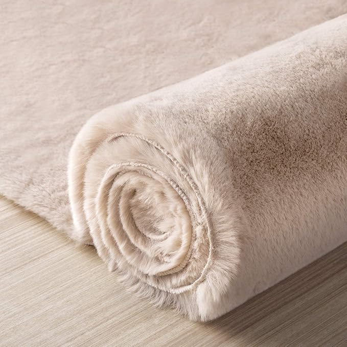 Ashler Faux Fur Rug, Ultra Soft Faux Rabbit Fur, Beige Area Rugs, 3 x 3 Feet Round, Machine Washable Nursery Decor Throw Rugs for Bedroom, Kids Room, Living Room