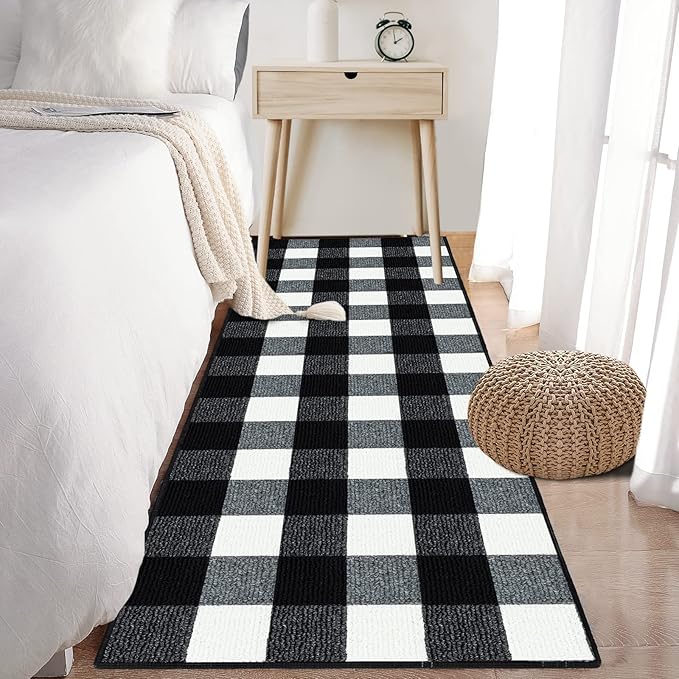 Buffalo Plaid Outdoor Rug, 2.6'x6' Checkered Front Door Mat, Non Slip Absorbent Entryway Rug Doormat Indoor, Washable Outdoor Rugs for Layered Door Mats Porch/Front Porch/Farmhouse Grey and White
