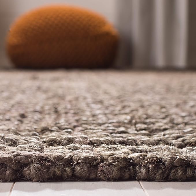 SAFAVIEH Natural Fiber Collection Accent Rug - 4' x 6', Brown, Handmade Chunky Textured Jute 0.75-inch Thick, Ideal for High Traffic Areas in Entryway, Living Room, Bedroom (NF447D)