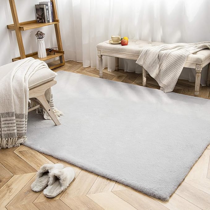 Ashler Faux Fur Rug, Ultra Soft Faux Rabbit Fur, Grey Area Rugs, 5 x 7 Feet Rectangle, Machine Washable Nursery Decor Throw Rugs for Bedroom, Kids Room, Living Room