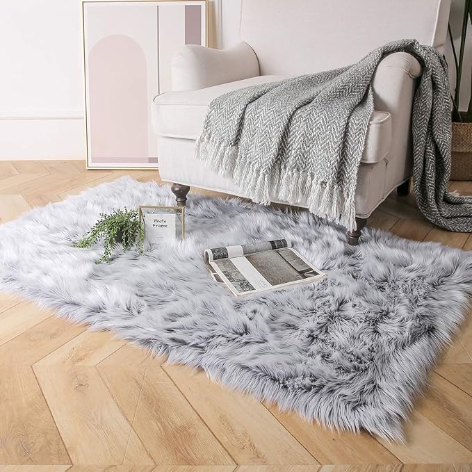 Ashler faux fur rug, Fluffy Shaggy Area Rug Ultra Soft 3 x 5 Feet Rectangle Fur Rug Frosted Bottom Black Fuzzy Rug Machine Washable Shag Rug, Nursery Decor Throw Rugs for Bedroom, Living Room