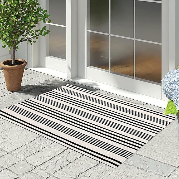 Black and White Striped Doormat 24'' x 35'' Front Porch Rug Machine Washable Indoor Outdoor Doormat for Front Porch Hand-Woven Entryway Rug for Laundry/Bathroom/Bedroom