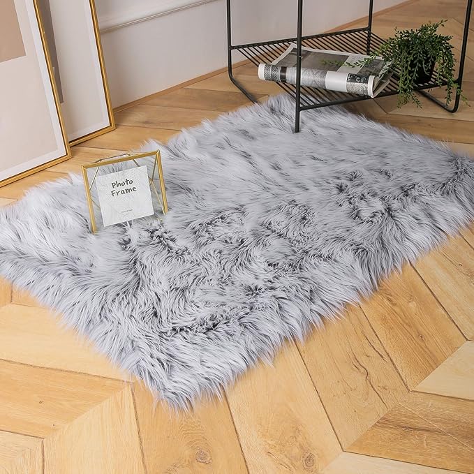 Ashler faux fur rug, Fluffy Shaggy Area Rug Ultra Soft 2 x 2.9 Feet Rectangle Fur Rug Frosted Bottom Black Fuzzy Rug Machine Washable Shag Rug, Nursery Decor Throw Rugs for Bedroom, Living Room