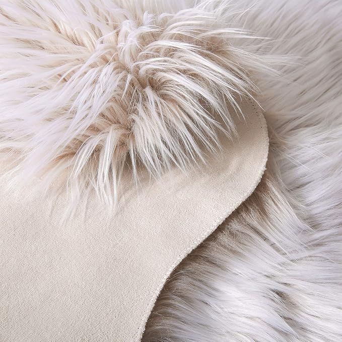 Ashler faux fur rug, Fluffy Shaggy Area Rug Ultra Soft 3 x 3 Feet Round Fur Rug, Frosted Bottom Biege Fuzzy Rug Machine Washable Shag Rug, Nursery Decor Throw Rugs for Bedroom, kids room, Living Room