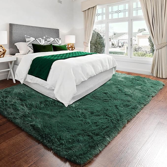RUGTUDER Fluffy Dark Green Christmas Rug Carpet for Bedroom Living Room, 5x8 Feet Area Rugs for Boys Kids Girls Bedroom Decor, Soft Shaggy Plush Floor Rug for Baby Nursery, Washable Non-Slip