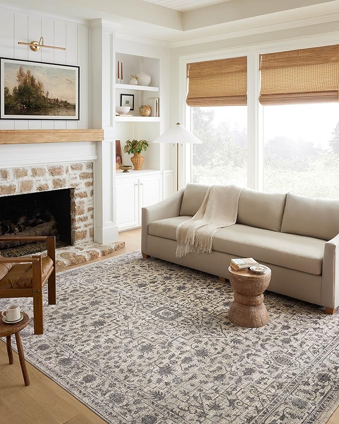 Loloi Sorrento Collection 7'-10" x 7'-10" Round Accent Rug in Mist/Charcoal - Vintage Inspired Patterned Area Rug, Unique Area Rug for Living Room, Bedroom, Dining Area