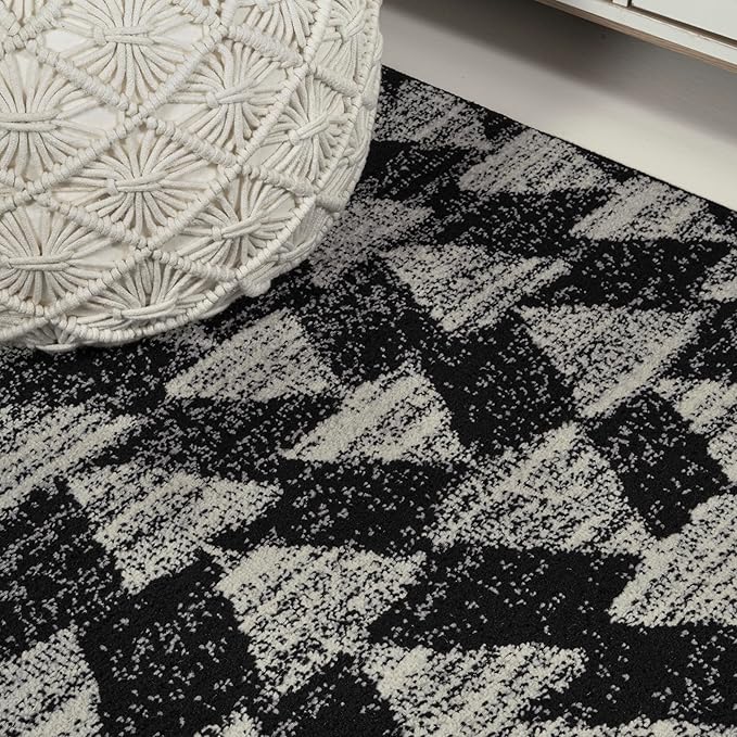 JONATHAN Y MOH206C-28 Aisha Moroccan Triangle Geometric Runner Rug, Contemporary, Modern, Scandinavian, Minimalistic for Living Room, Dining Room, Bedroom, Kitchen, Black/Cream, 2 X 8