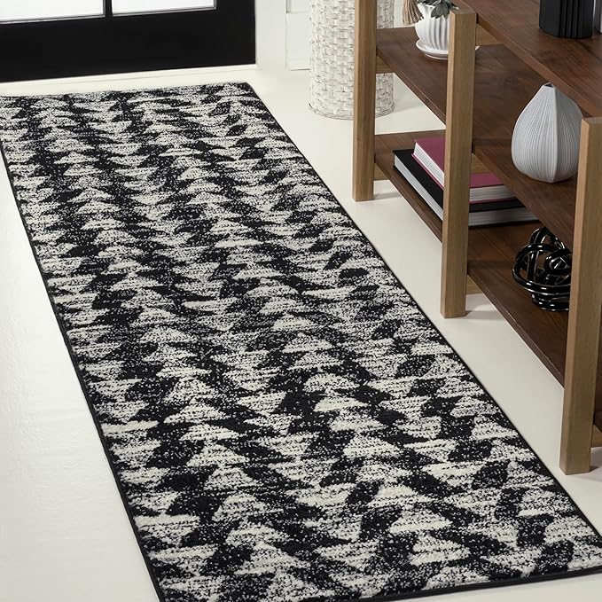 JONATHAN Y MOH206C-28 Aisha Moroccan Triangle Geometric Runner Rug, Contemporary, Modern, Scandinavian, Minimalistic for Living Room, Dining Room, Bedroom, Kitchen, Black/Cream, 2 X 8