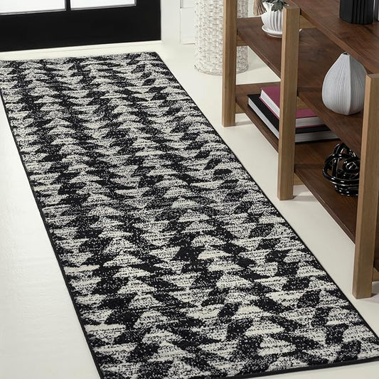 JONATHAN Y MOH206C-28 Aisha Moroccan Triangle Geometric Runner Rug, Contemporary, Modern, Scandinavian, Minimalistic for Living Room, Dining Room, Bedroom, Kitchen, Black/Cream, 2 X 8