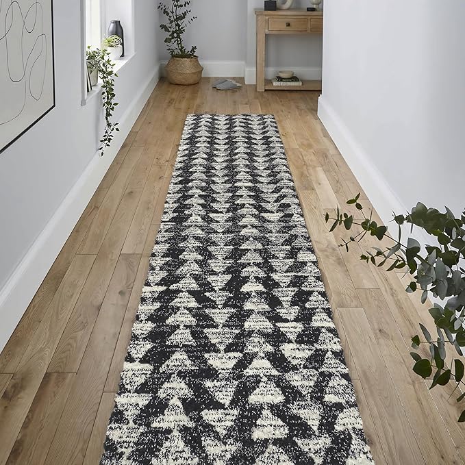 JONATHAN Y MOH206C-28 Aisha Moroccan Triangle Geometric Runner Rug, Contemporary, Modern, Scandinavian, Minimalistic for Living Room, Dining Room, Bedroom, Kitchen, Black/Cream, 2 X 8