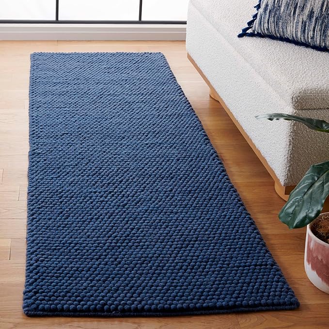 Safavieh Natura Collection Runner Rug - 2'3" x 8', Blue, Western Design, Ideal for High Traffic Areas in Entryway, Kitchen & Bathroom (NAT620M-28)