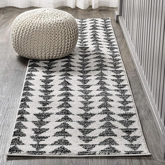 JONATHAN Y MOH206A-28 Aisha Moroccan Triangle Geometric Indoor Farmhouse Runner Rug Bohemian Minimalistic Easy-Cleaning Bedroom Kitchen Living Room Non Shedding, 2 X 8, Cream,Black