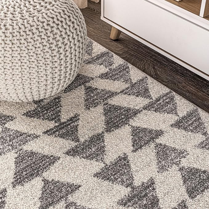 JONATHAN Y MOH206B-220 Aisha Moroccan Triangle Geometric Runner Rug, Bohemian, Minimalistic for Bedroom, Kitchen, Living Room, Easy-Cleaning, Cream/Gray, 2 ft. x 20 ft.