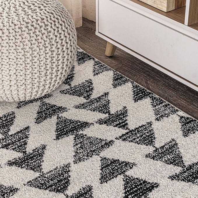 JONATHAN Y MOH206A-28 Aisha Moroccan Triangle Geometric Indoor Farmhouse Runner Rug Bohemian Minimalistic Easy-Cleaning Bedroom Kitchen Living Room Non Shedding, 2 X 8, Cream,Black